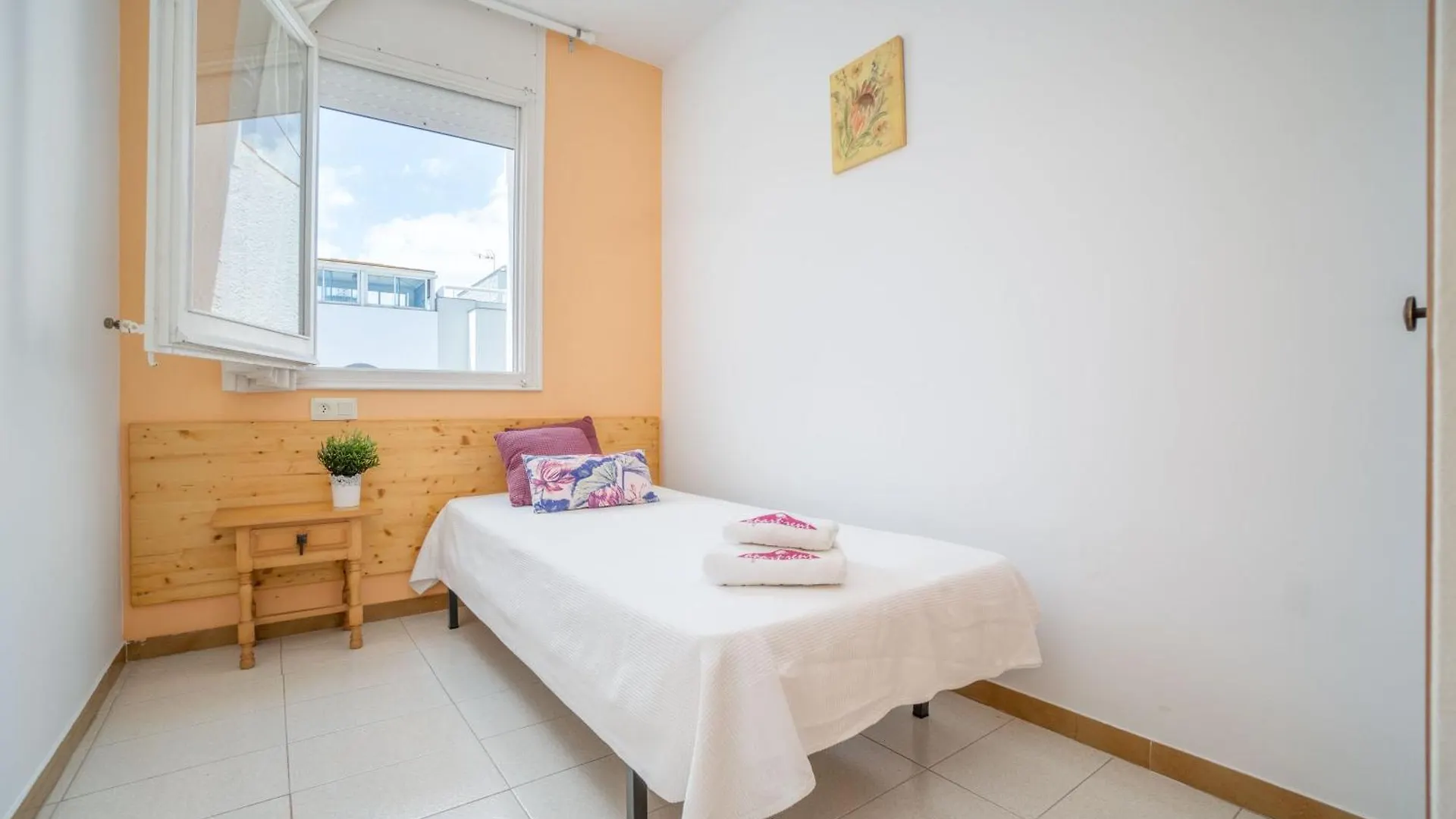 Basic Comfort Apartment Port Moxo 1º 0131 Empuriabrava