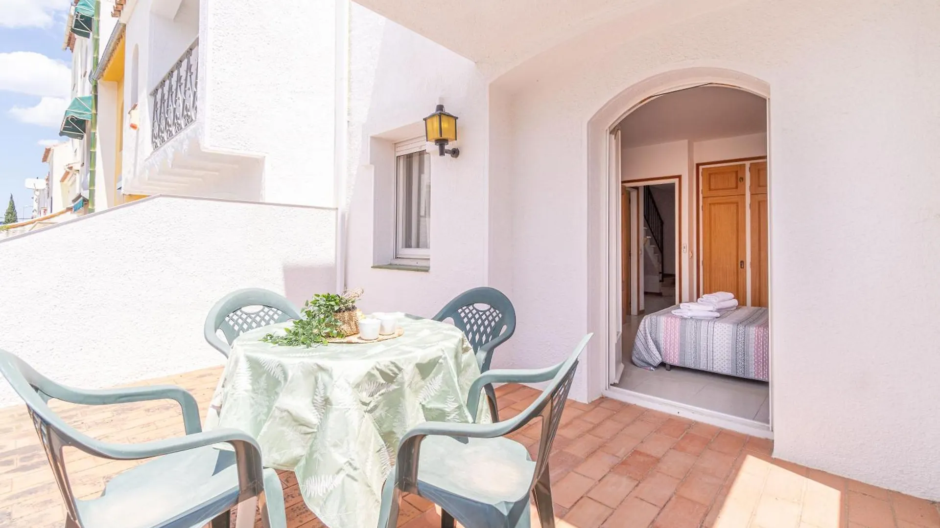 Basic Comfort Apartment Port Moxo 1º 0131 Empuriabrava