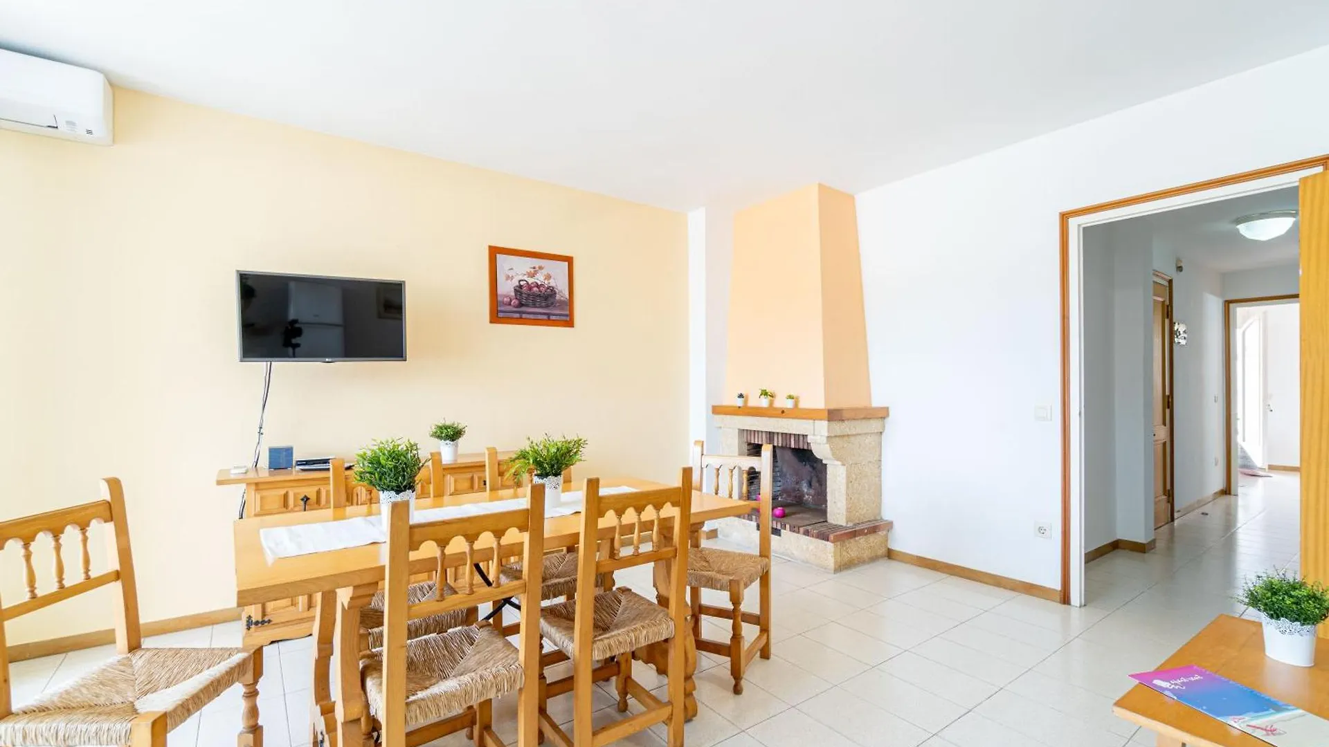 Basic Comfort Apartment Port Moxo 1º 0131 Empuriabrava