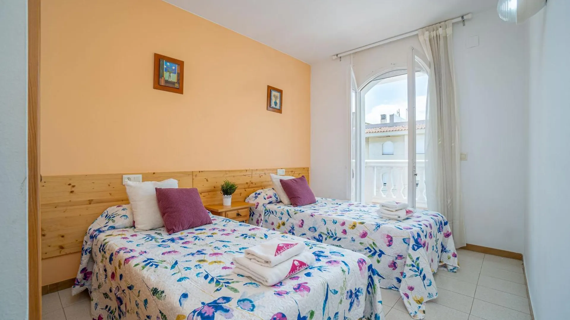 Basic Comfort Apartment Port Moxo 1º 0131 Empuriabrava